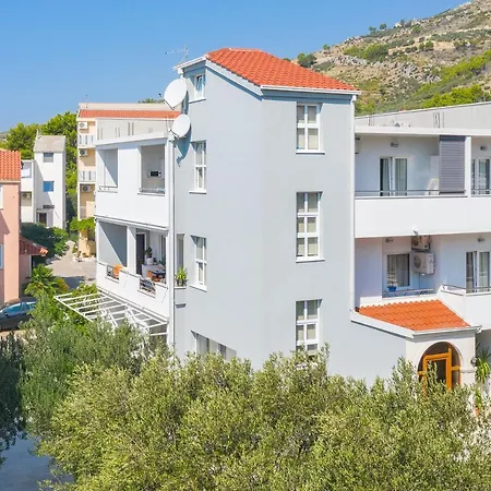 Apartmants Sestic * Tucepi