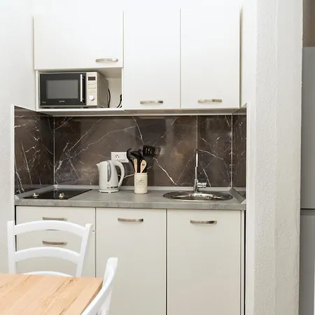 Apartmants Sestic Tucepi
