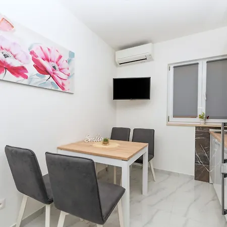 Apartmants Sestic Διαμέρισμα *